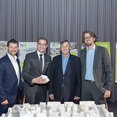 Hochbauauftakt im VILLAGE IM DRITTEN - Gregor Puscher, Hans-Peter Weiss, Erich Hohenberger, Gerd Pichler 