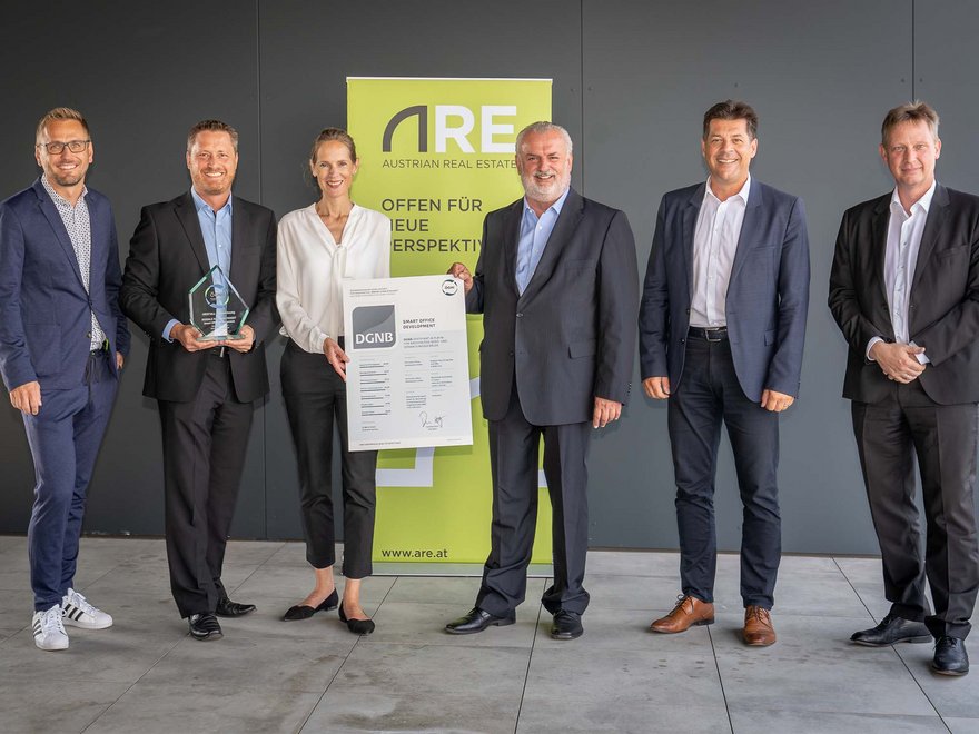 ÖGNI KRISTALL Smart Office Graz - Andreas Kern, Robert Sommersguter (Beide KS Group), Eva Rainer (ARE), Peter Engert (ÖGNI), Bertram Werle (Stadtbaudirektion Graz), Gert Glawar (AVL)