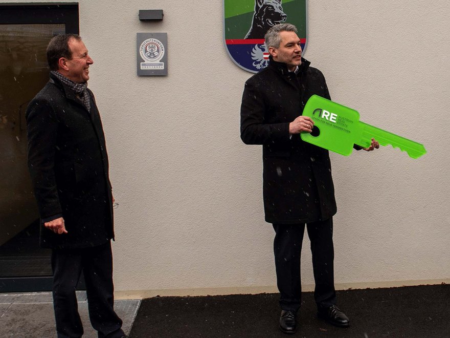 Schlüsselübergabe Ausbildungszentrum f. Polizeidiensthundeführer