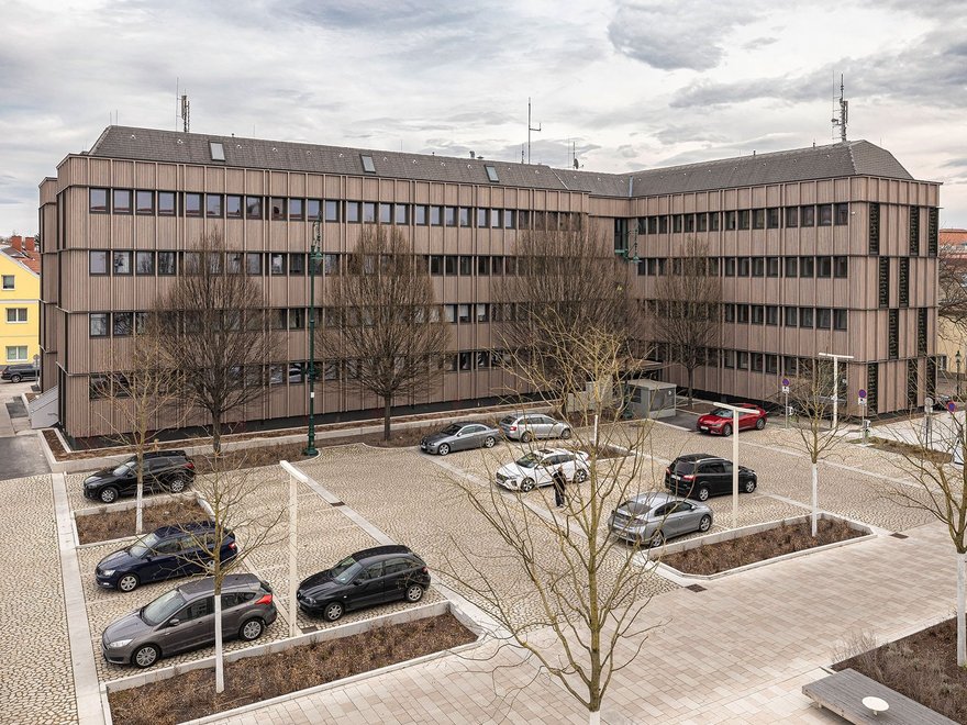 Bürogebäude Tulln mit neuer Fassade