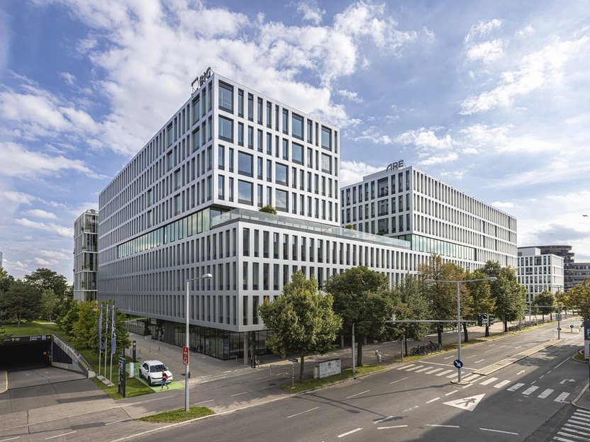 Trabrennstraße 2