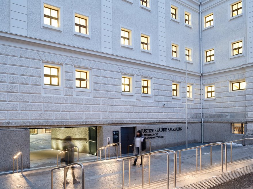 Justizgebäude Salzburg außen