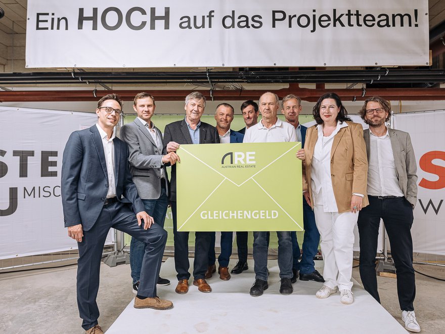 Dachgleichenfeier VILLAGE IM DRITTEN - Baufelder 14A und 14B