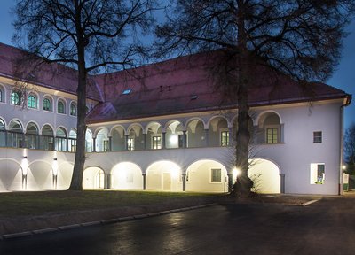 Bezirksgericht Judenburg außen nachts