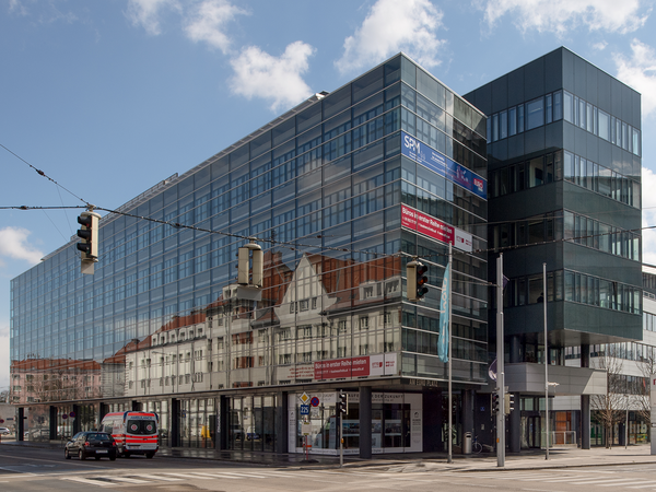 Euro Plaza 1A und 1B - © Hannes Buchinger Euro Plaza 1A und 1B