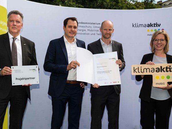 Auszeichnung klimaaktiv mobil Partner - Klacska, Erasim, Müller, Gewessler - © BMK/Stephan Rökl Auszeichnung klimaaktiv mobil Partner - Klacska, Erasim, Müller, Gewessler