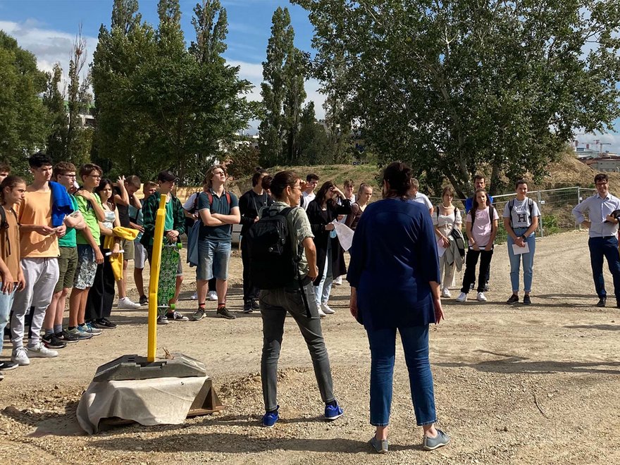 HTL-Führung im VILLAGE IM DRITTEN