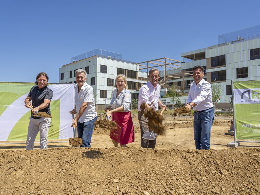 Spatenstich Reininghausplatz - Günther Lederhaas, Manfred Eber, Judith Schwentner, Gerald Beck, Bertram Werle