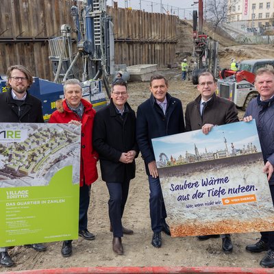 Leiter ARE Projektentwicklung Gerd Pichler, Energiesprecher und SPÖ Klubvorsitzender Josef Taucher, Klimastadtrat Jürgen Czernohorszky, Stadtrat für Wirtschaft und Wiener Stadtwerke Peter Hanke, ARE CEO Hans-Peter Weiss, Vorsitzender der Geschäftsführung Wien Energie Michael Strebl