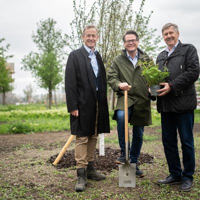Gerald Beck, Jürgen Czernohorszky und Erich Hohenberger im Bert-Brecht-Park