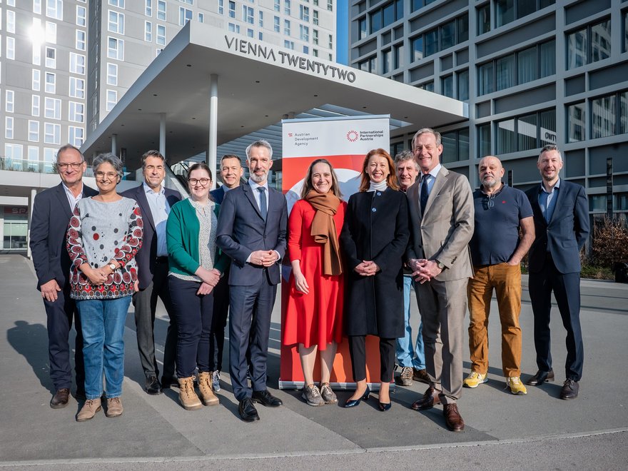 Das Team der ADA mit Belegschaftsvertreter*innen gemeinsam mit der ARE beim VIENNA TWENTYTWO