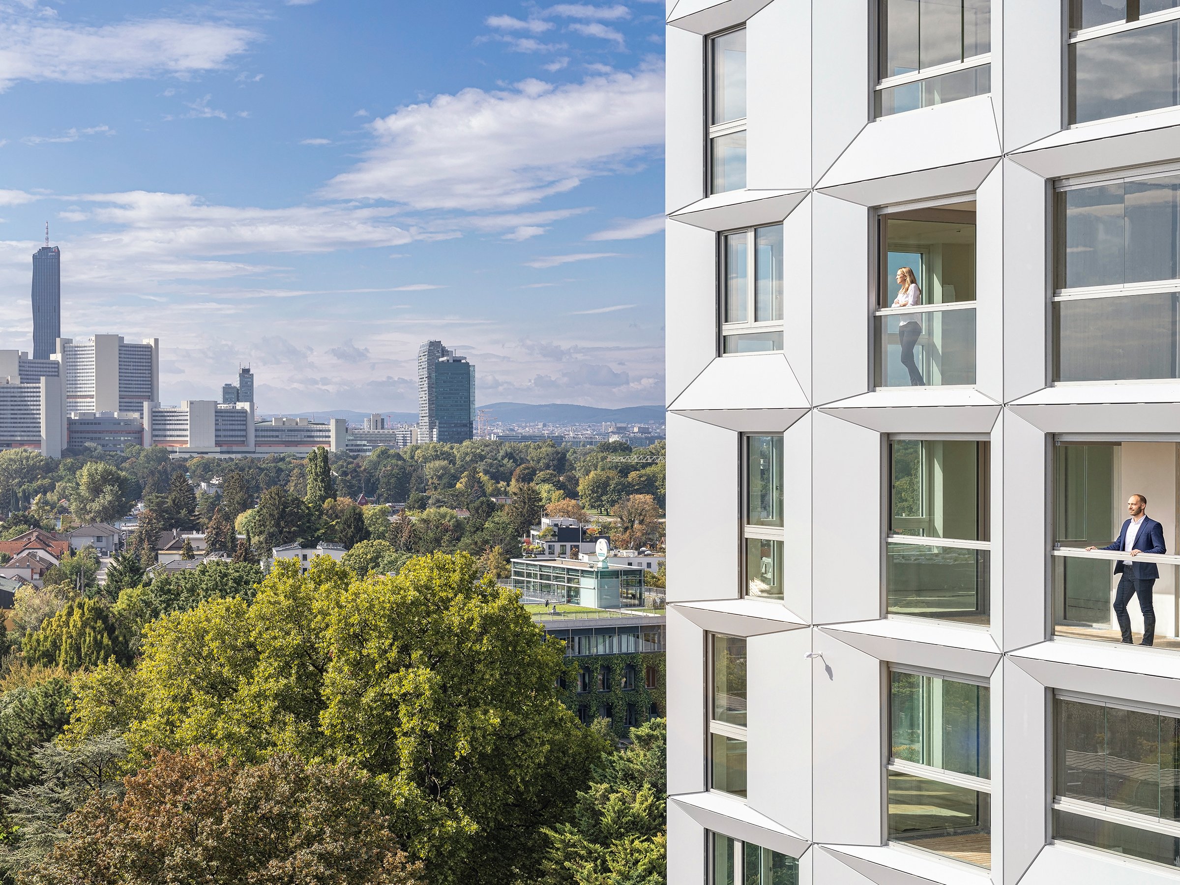 VIENNA TWENTYTWO Living Aussicht über Wien