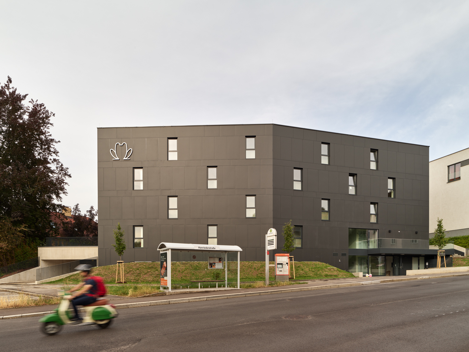 Froschberg Flats in Linz - © Kurt Hörbst Frontansicht Froschberg Flats